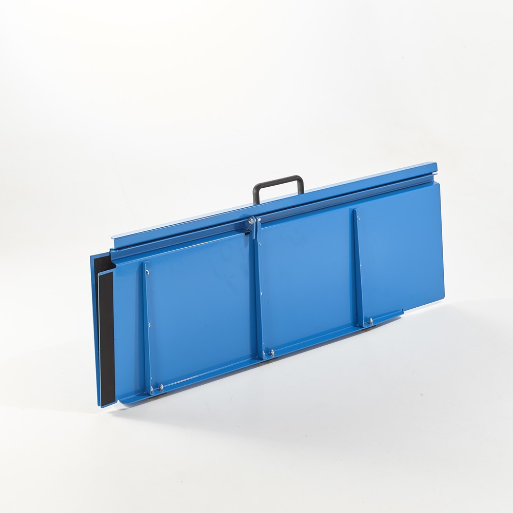 MOTTEZ Klappbare Auffahrrampe, rutschsicherer Belag, Tragkraft 450 kg, LxB 1.360 x 810 mm