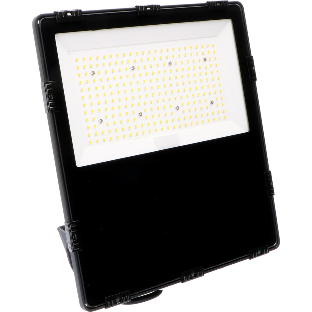 Strahler 100W 16000lm 4000K IP66 CREE LED Sosen Netzteil schwarz