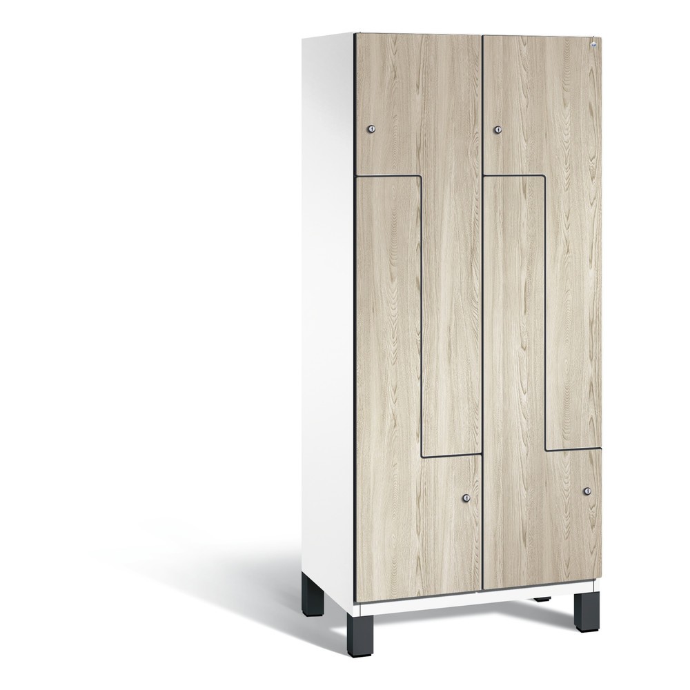 C+P Z-Garderobenschrank Cambio, 2 Abteile, Abteilbreite 400 mm, HxBxT 1980x800x525 mm, RAL 9016 Verkehrsweiss, Dekor Sen-Esche, Füsse