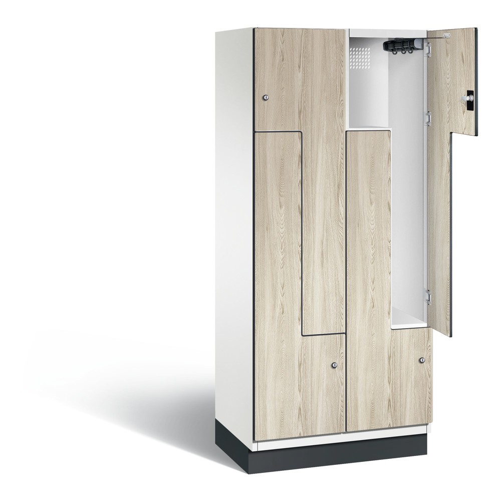 C+P Z-Garderobenschrank Cambio, 2 Abteile, Abteilbreite 400 mm, HxBxT 1980x800x525 mm, RAL 9016 Verkehrsweiss, Dekor Sen-Esche, Sockel