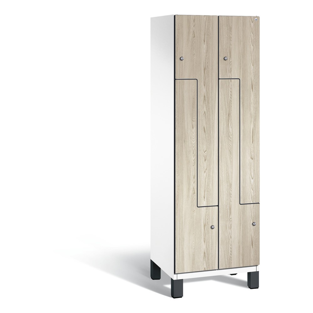 C+P Z-Garderobenschrank Cambio, 2 Abteile, Abteilbreite 300 mm, HxBxT 1980x600x525 mm, RAL 9016 Verkehrsweiss, Dekor Sen-Esche, Füsse
