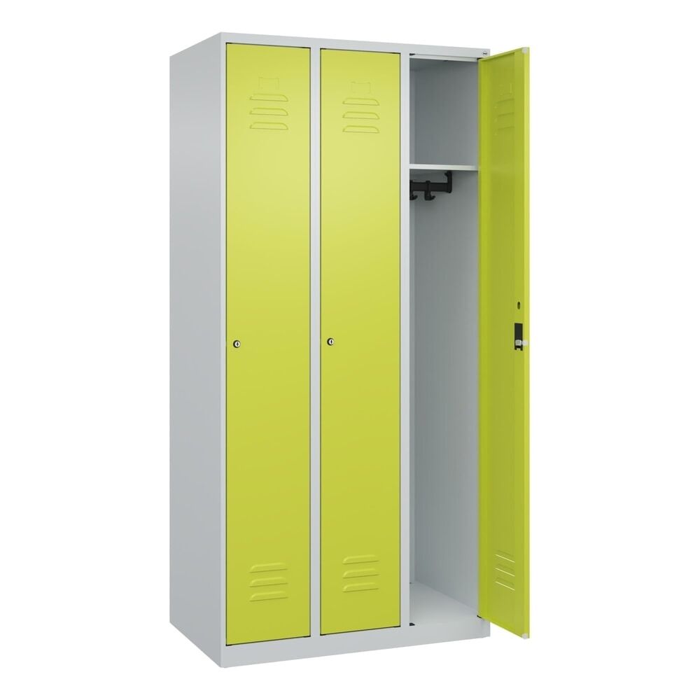 C+P Spind Classic PLUS, 3 Abteile, HxBxT 1.850 x 900 x 500 mm, lichtgrau, clowngrün, Zylinderschloss, ohne Mitteltrennwand