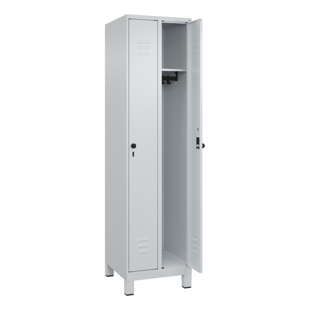 C+P Spind Classic PLUS, Füsse, 2 Abteile, HxBxT 1.950 x 500 x 500 mm, lichtgrau, lichtgrau, für Vorhängeschloss, ohne Mitteltrennwand