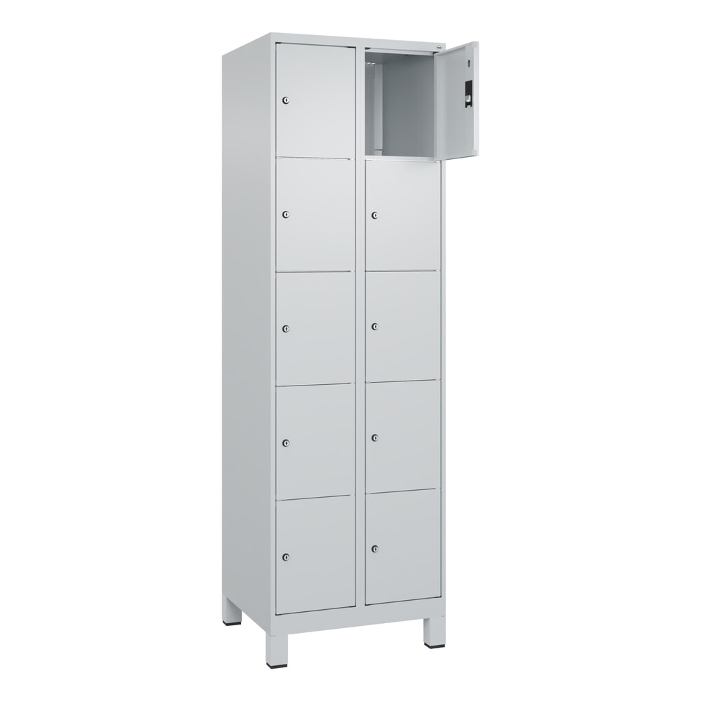C+P Schliessfachschrank Classic PLUS, Füsse, 2 Abteile, HxBxT 1.950 x 600 x 500 mm, lichtgrau, lichtgrau, 10 Fächer, Zylinderschloss