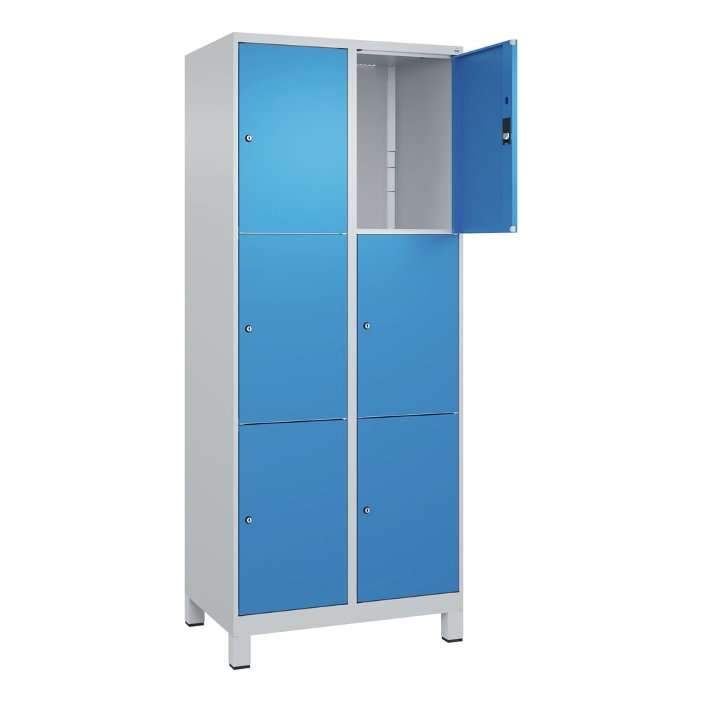 C+P Schliessfachschrank Classic PLUS, Füsse, 2 Abteile, HxBxT 1.950 x 800 x 500 mm, lichtgrau, lichtblau, 6 Fächer, Zylinderschloss