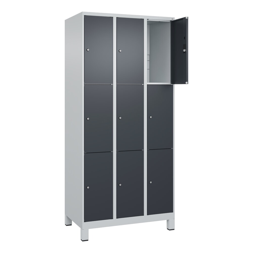C+P Schliessfachschrank Classic PLUS, Füsse, 3 Abteile, HxBxT 1.950 x 900 x 500 mm, lichtgrau, anthrazitgrau, 9 Fächer, Zylinderschloss