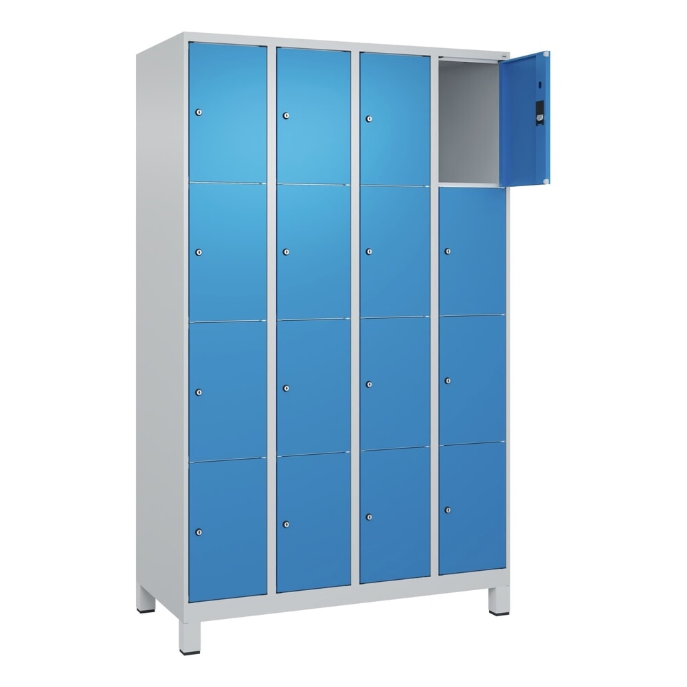 C+P Schliessfachschrank Classic PLUS, Füsse, 4 Abteile, HxBxT 1.950 x 1.200 x 500 mm, lichtgrau, lichtblau, 16 Fächer, Zylinderschloss