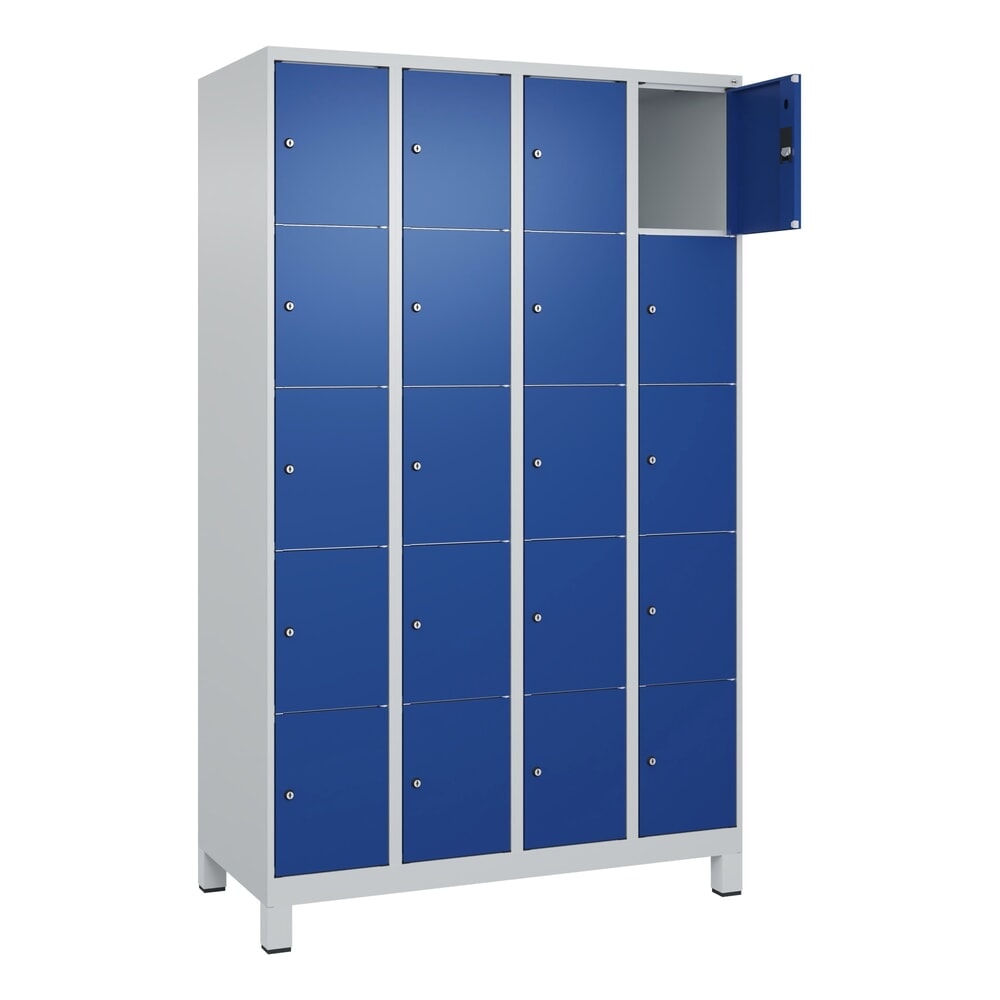 C+P Schliessfachschrank Classic PLUS, Füsse, 4 Abteile, HxBxT 1.950 x 1.200 x 500 mm, lichtgrau, enzianblau, 20 Fächer, Zylinderschloss