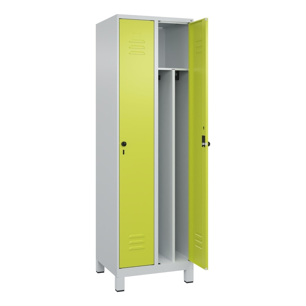 C+P Spind Classic PLUS, Füsse, 2 Abteile, HxBxT 1.950 x 600 x 500 mm, lichtgrau, clowngrün, für Vorhängeschloss, mit Mitteltrennwand