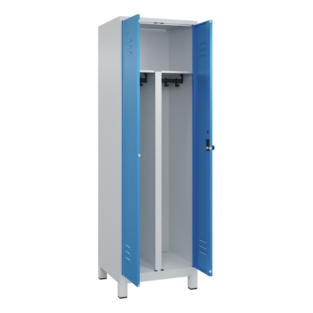 C+P PSA Doppel-Spind Classic PLUS, Füße, 2 Abteile, HxBxT 1.950 x 600 x 500 mm, lichtgrau, lichtblau, für Vorhängeschloss