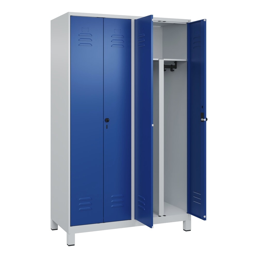 C+P PSA Doppel-Spind Classic PLUS, Füsse, 4 Abteile, HxBxT 1.950 x 1.200 x 500 mm, lichtgrau, enzianblau, für Vorhängeschloss