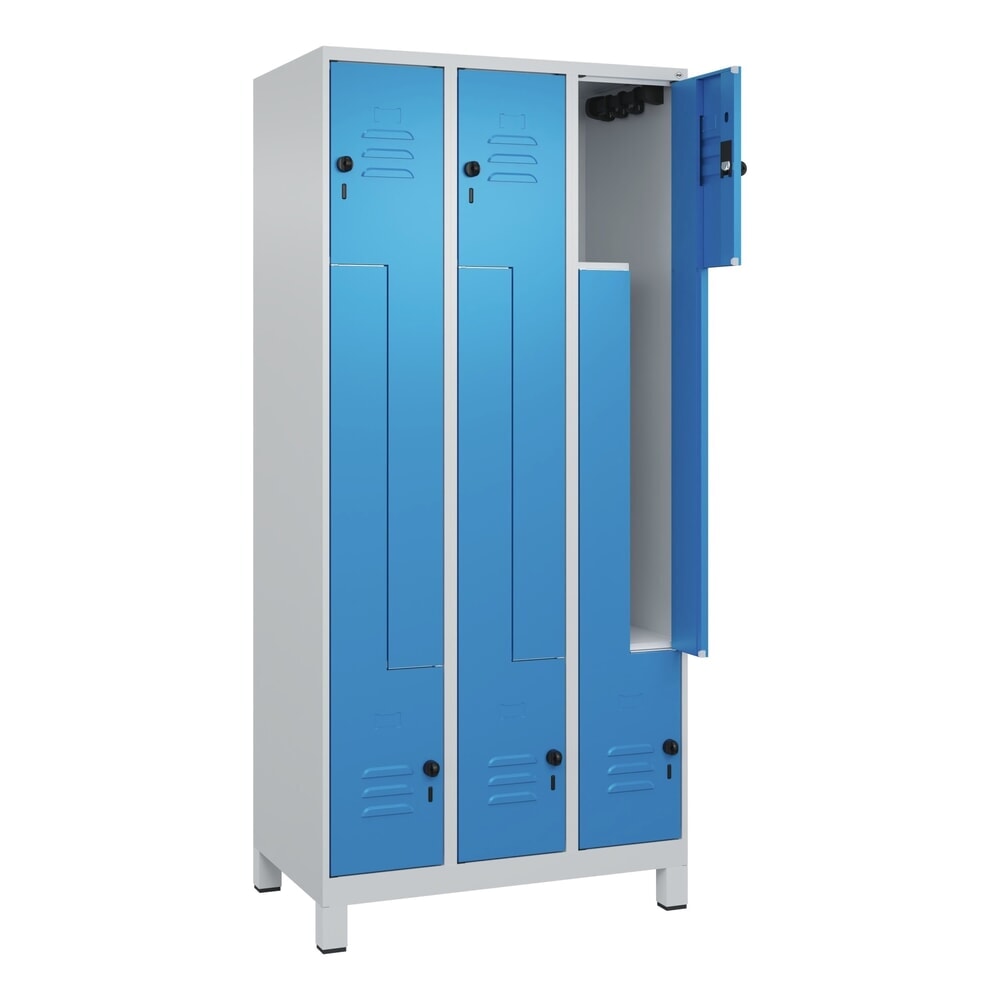 C+P Z-Spind Classic PLUS, Füsse, 6 Abteile, HxBxT 1.950 x 900 x 500 mm, lichtgrau, lichtblau, für Vorhängeschloss