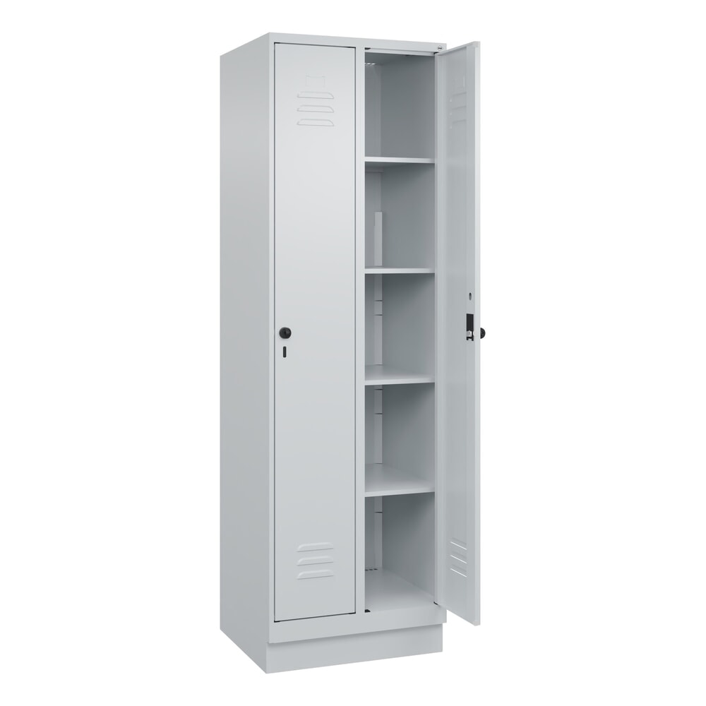 C+P Wäsche-Spind Classic PLUS, Sockel, 2 Abteile, HxBxT 1.950 x 600 x 500 mm, lichtgrau, lichtgrau, für Vorhängeschloss, ohne Mitteltrennwand