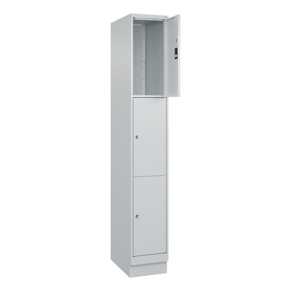 C+P Schliessfachschrank Classic PLUS, Sockel, 1 Abteil, HxBxT 1.950 x 300 x 500 mm, lichtgrau, lichtgrau, 3 Fächer, Zylinderschloss