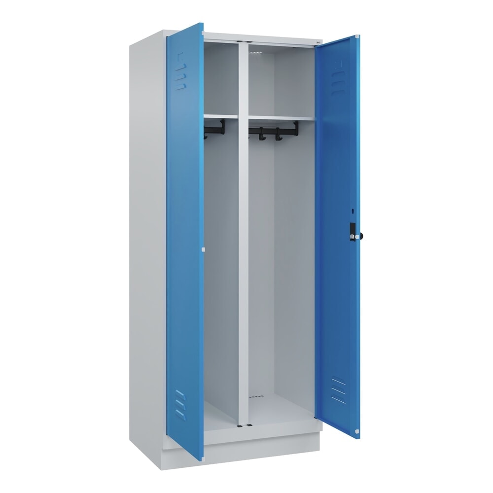 C+P Schwarz-Weiss-Spind Classic PLUS, Sockel, 2 Abteile, HxBxT 1.950 x 800 x 500 mm, lichtgrau, lichtblau, für Vorhängeschloss