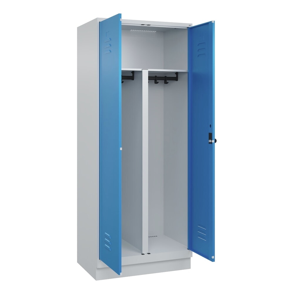 C+P PSA Doppel-Spind Classic PLUS, Sockel, 2 Abteile, HxBxT 1.950 x 800 x 500 mm, lichtgrau, lichtblau, für Vorhängeschloss