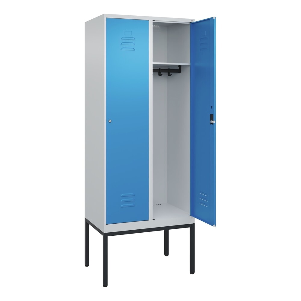 C+P Spind Classic PLUS, Gestell, 2 Abteile, HxBxT 2.120 x 800 x 500 mm, lichtgrau, lichtblau, Zylinderschloss, ohne Mitteltrennwand
