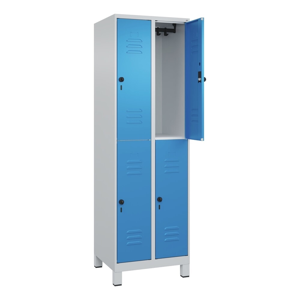 C+P Doppelstock-Spind Classic PLUS, Füsse, 2 Abteile, HxBxT 1.950 x 600 x 500 mm, lichtgrau, lichtblau, 4 Fächer, für Vorhängeschloss
