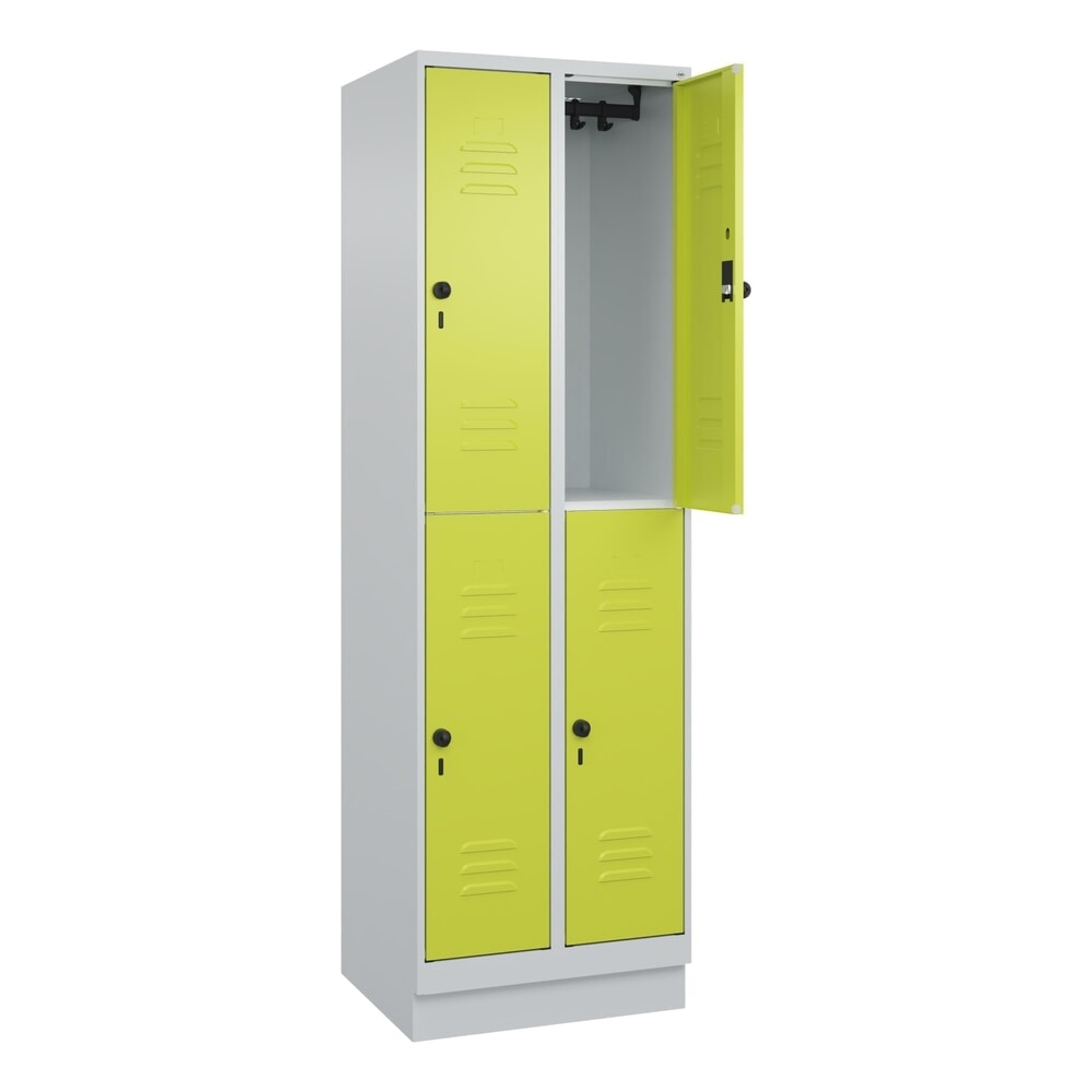 C+P Doppelstock-Spind Classic PLUS, Sockel, 2 Abteile, HxBxT 1.950 x 600 x 500 mm, lichtgrau, clowngrün, 4 Fächer, für Vorhängeschloss
