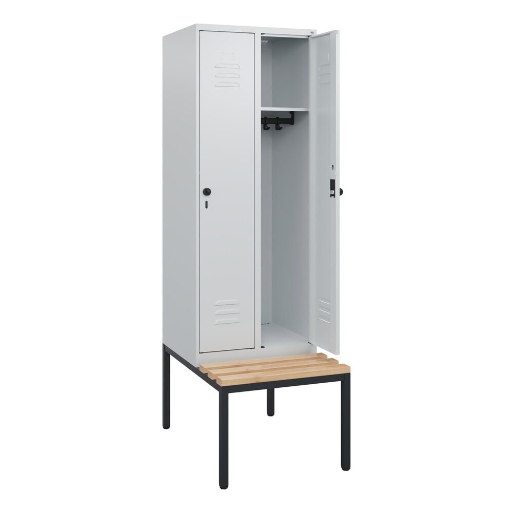 C+P Spind Classic PLUS, 2 Abteile, HxBxT 1.950 x 600 x 815 mm, für Vorhängeschloss, untergebaute Bank aus Buche, lichtgrau, lichtgrau