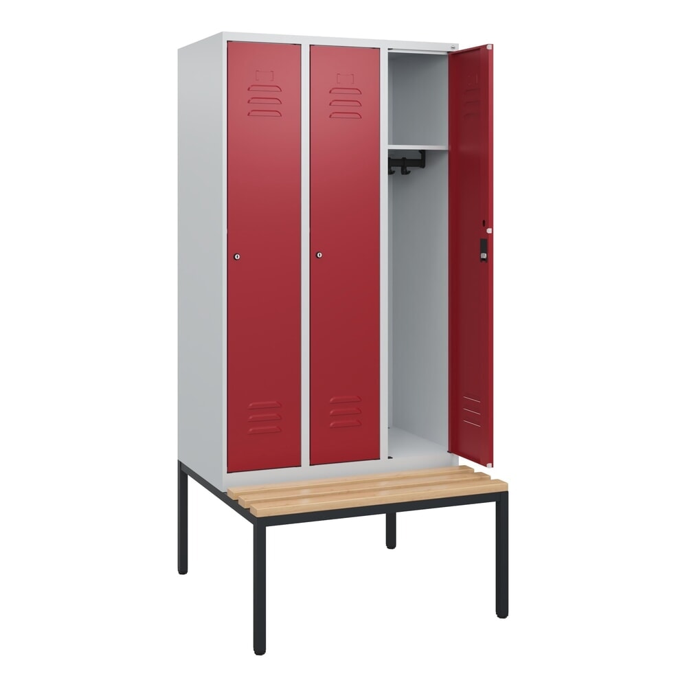 C+P Spind Classic PLUS, 3 Abteile, HxBxT 1.950 x 900 x 815 mm, Zylinderschloss, untergebaute Bank aus Buche, lichtgrau, rubinrot