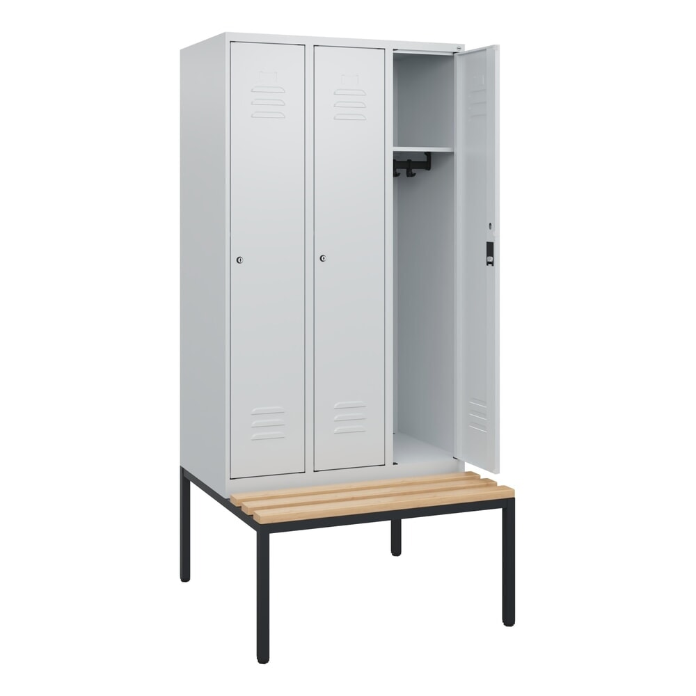 C+P Spind Classic PLUS, 3 Abteile, HxBxT 1.950 x 900 x 815 mm, Zylinderschloss, untergebaute Bank aus Buche, lichtgrau, lichtgrau
