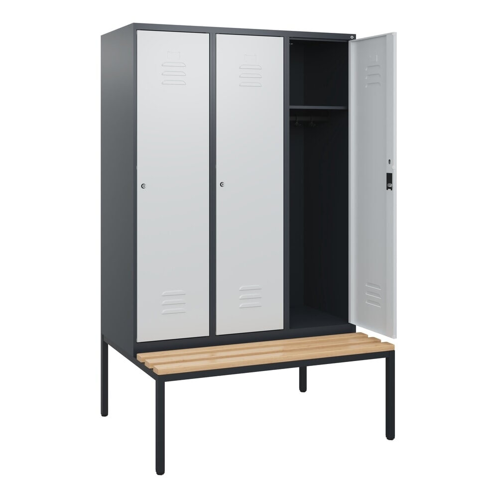 C+P Spind Classic PLUS, 3 Abteile, HxBxT 1.950 x 1.200 x 815 mm, Zylinderschloss, untergebaute Bank aus Buche, anthrazitgrau, lichtgrau