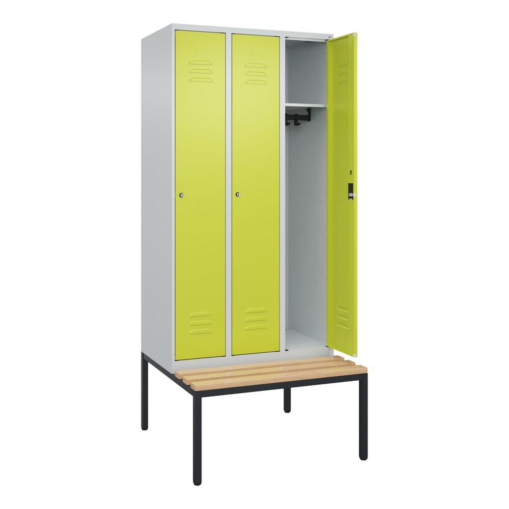 C+P Spind Classic PLUS, 3 Abteile, HxBxT 2.120 x 900 x 815 mm, Zylinderschloss, untergebaute Bank aus Buche, lichtgrau, clowngrün