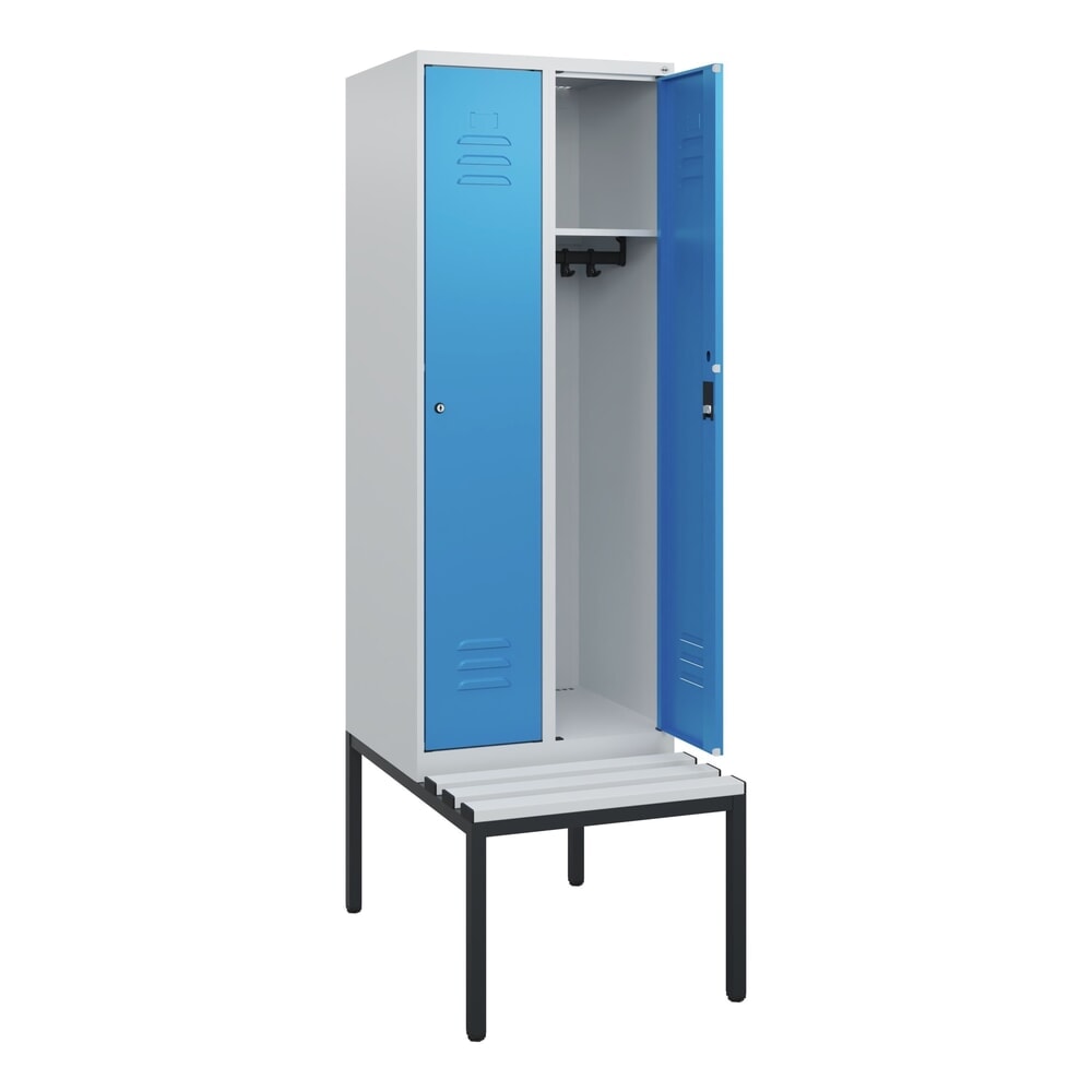 C+P Spind Classic PLUS, 2 Abteile, HxBxT 1.950 x 600 x 815 mm, Zylinderschloss, untergebaute Bank aus Kunststoff, lichtgrau, lichtblau