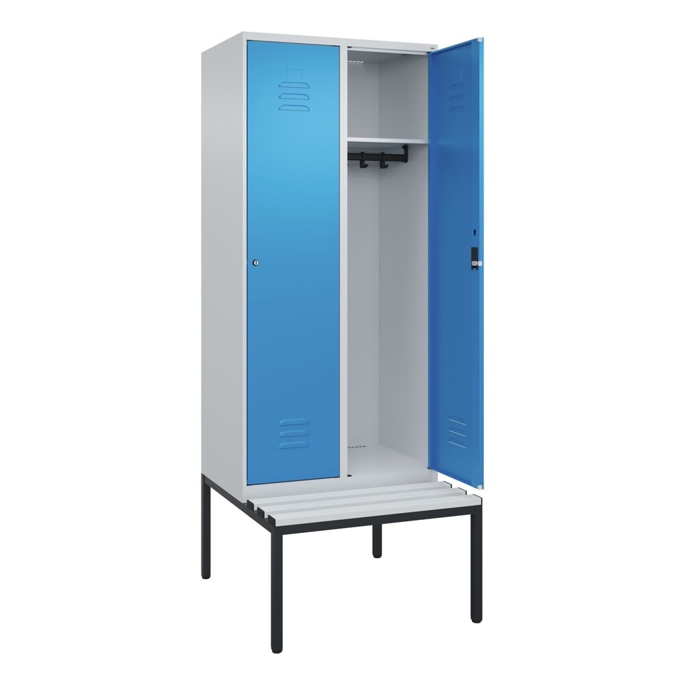C+P Spind Classic PLUS, 2 Abteile, HxBxT 2.120 x 800 x 815 mm, Zylinderschloss, untergebaute Bank aus Kunststoff, lichtgrau, lichtblau