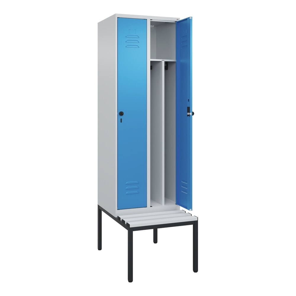 C+P Spind Classic PLUS, 2 Abteile, Trennwand, HxBxT 2.120 x 600 x 815 mm, für Vorhängeschloss, Trennwand, untergebaute Bank aus Kunststoff, lichtgrau, lichtblau