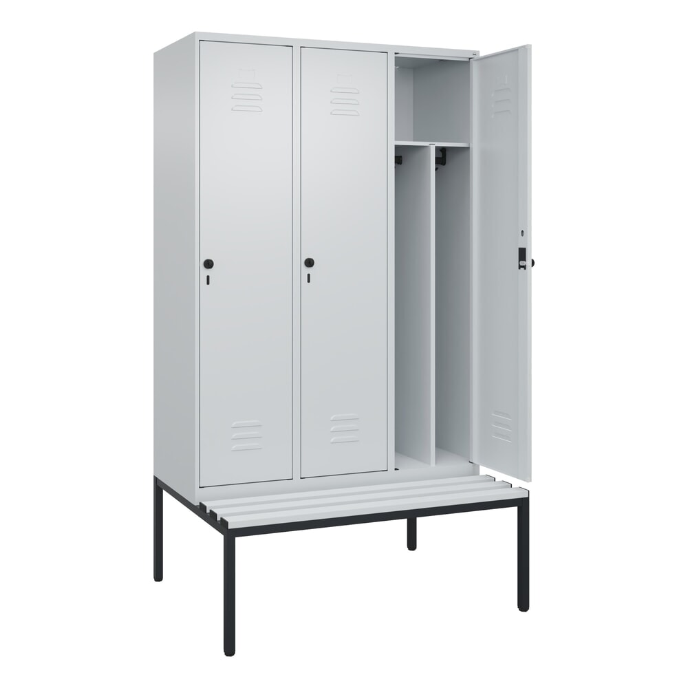 C+P Spind Classic PLUS, 3 Abteile, Trennwand, HxBxT 2.120 x 1.200 x 815 mm, für Vorhängeschloss, Trennwand, untergebaute Bank aus Kunststoff, lichtgrau, lichtgrau