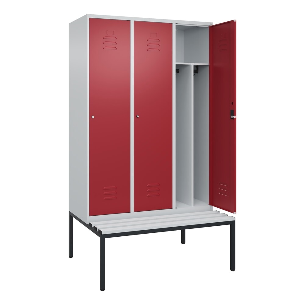 C+P Spind Classic PLUS, 3 Abteile, Trennwand, HxBxT 2.120 x 1.200 x 815 mm, Zylinderschloss, Trennwand, untergebaute Bank aus Kunststoff, lichtgrau, rubinrot