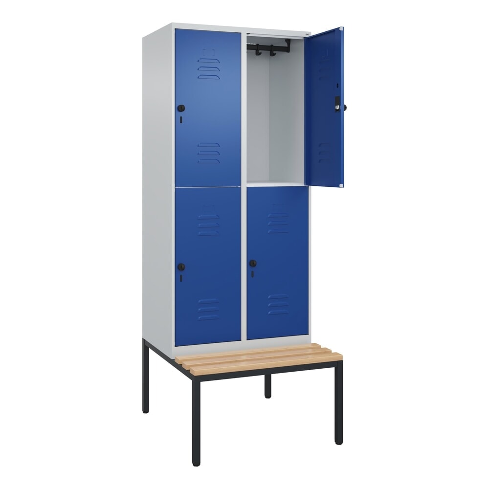 C+P Doppelstock-Spind Classic PLUS, 2 Abteile, HxBxT 2.120 x 800 x 815 mm, für Vorhängeschloss, untergebaute Bank aus Buche, lichtgrau, enzianblau