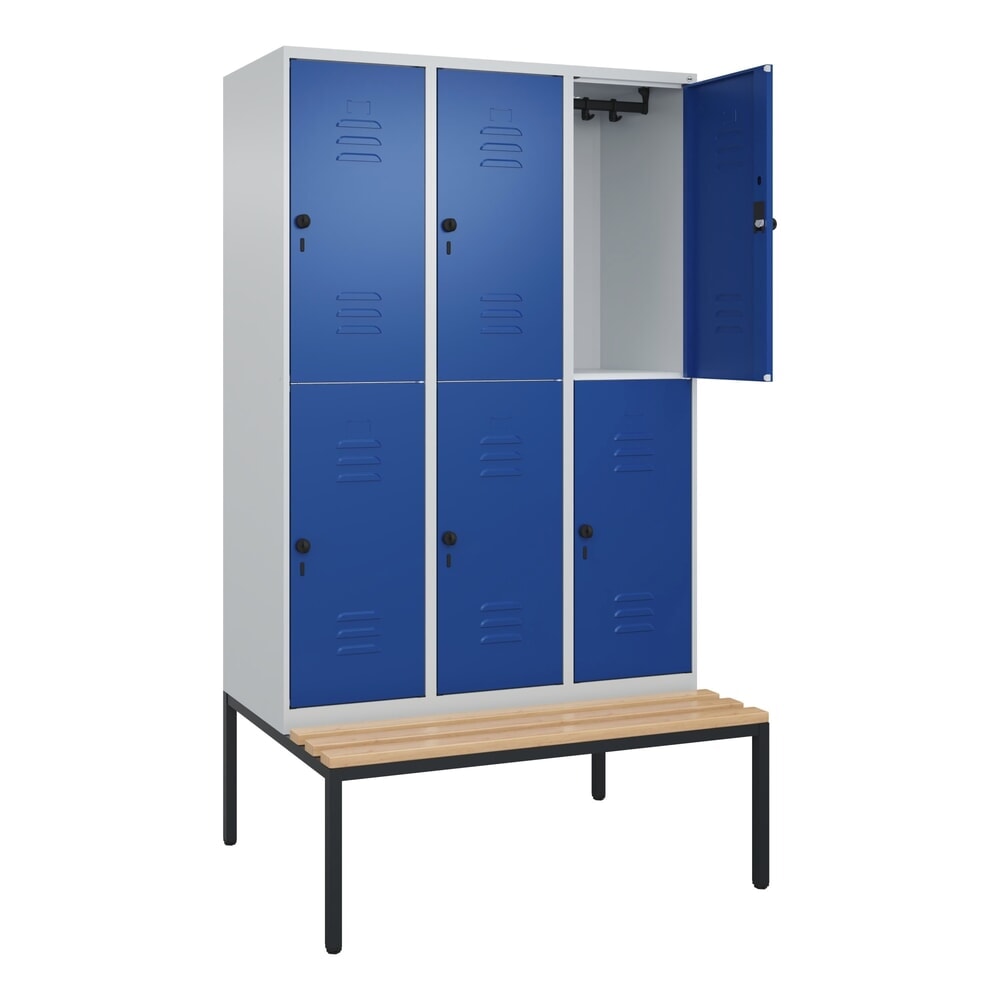 C+P Doppelstock-Spind Classic PLUS, 3 Abteile, HxBxT 2.120 x 1.200 x 815 mm, für Vorhängeschloss, untergebaute Bank aus Buche, lichtgrau, enzianblau