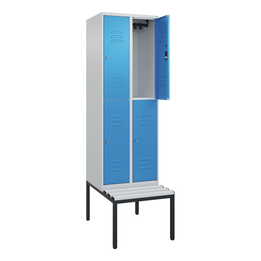 C+P Doppelstock-Spind Classic PLUS, 2 Abteile, HxBxT 2.120 x 600 x 815 mm, Zylinderschloss, untergebaute Bank aus Kunststoff, lichtgrau, lichtblau