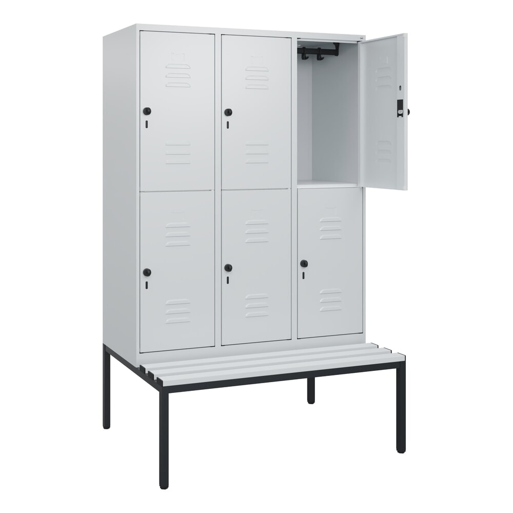 C+P Doppelstock-Spind Classic PLUS, 3 Abteile, HxBxT 1.950 x 1.200 x 815 mm, für Vorhängeschloss, untergebaute Bank aus Kunststoff, lichtgrau, lichtgrau