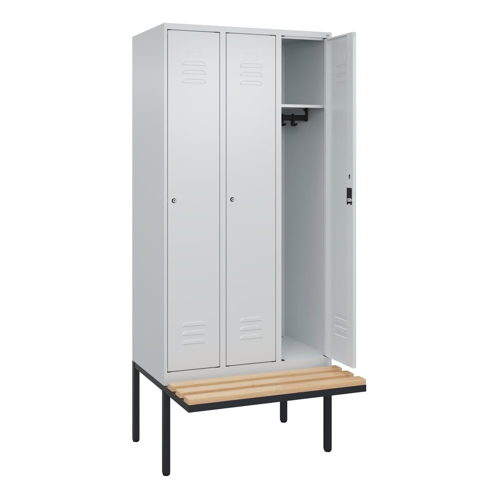 C+P Spind Classic PLUS, 3 Abteile, HxBxT 2.120 x 900 x 815 mm, Zylinderschloss, auskragende Bank aus Buche, lichtgrau, lichtgrau