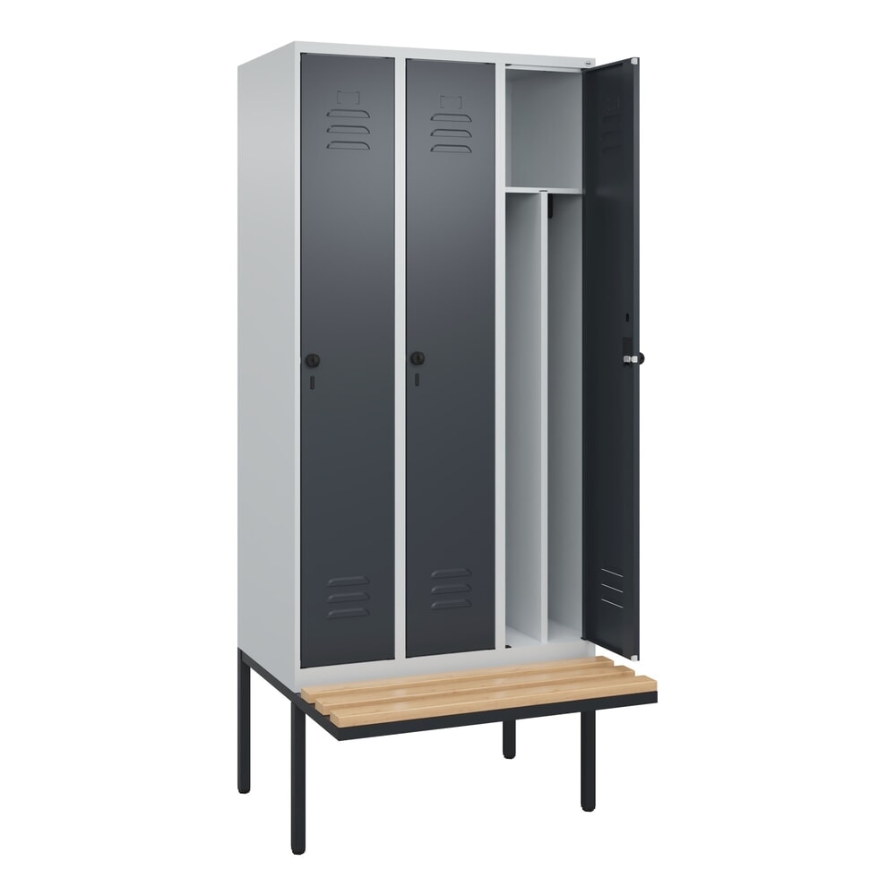 C+P Spind Classic PLUS, 3 Abteile, Trennwand, HxBxT 2.120 x 900 x 815 mm, für Vorhängeschloss, auskragende Bank aus Buche, lichtgrau, anthrazitgrau