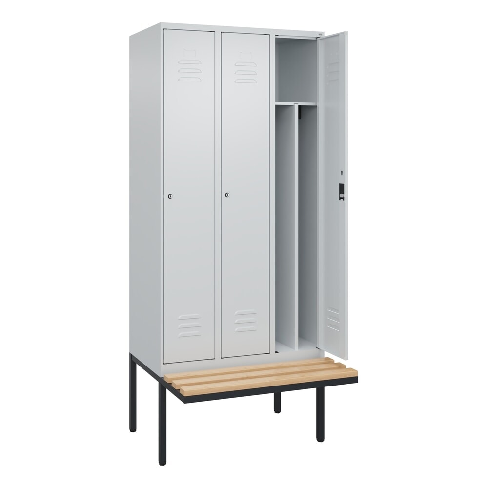 C+P Spind Classic PLUS, 3 Abteile, Trennwand, HxBxT 2.120 x 900 x 815 mm, Zylinderschloss, auskragende Bank aus Buche, lichtgrau, lichtgrau