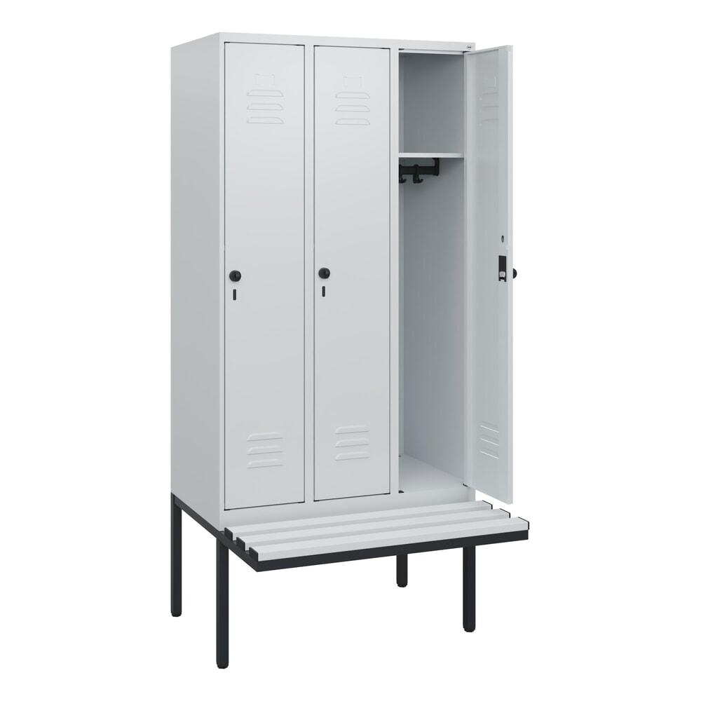 C+P Spind Classic PLUS, 3 Abteile, HxBxT 1.950 x 900 x 815 mm, für Vorhängeschloss, auskragende Bank aus Kunststoff, lichtgrau, lichtgrau
