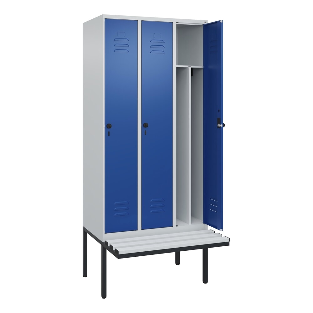 C+P Spind Classic PLUS, 3 Abteile, Trennwand, HxBxT 2.120 x 900 x 815 mm, für Vorhängeschloss, auskragende Bank aus Kunststoff, lichtgrau, enzianblau