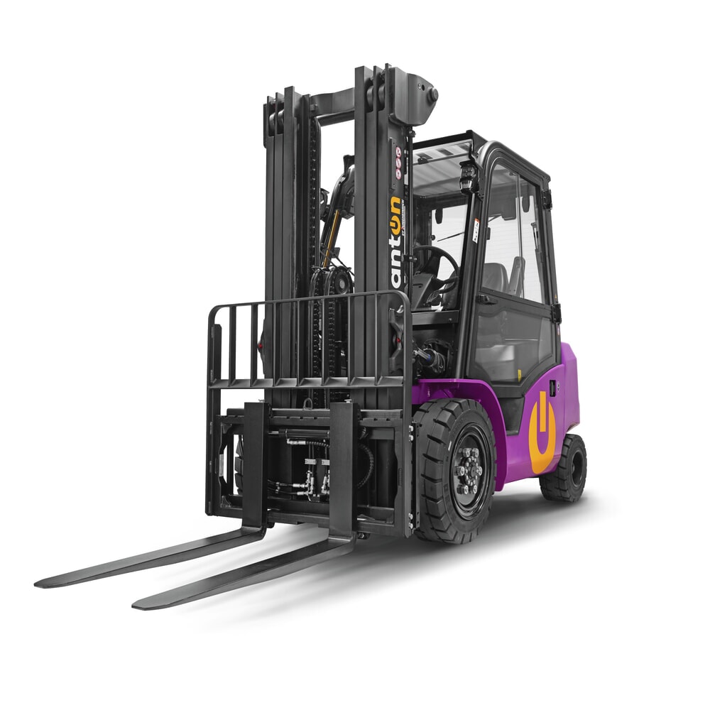 AntOn by Jungheinrich™ Elektro-Stapler CBH 2.5 mit Dreifach-Teleskop-Hubgerüst, Hubhöhe 4.800 mm, Tragfähigkeit 2.500 kg, Wetterschutzkabine Comfort, inkl. externem Ladegerät 80 V, 60 A, CEE, 5-pin