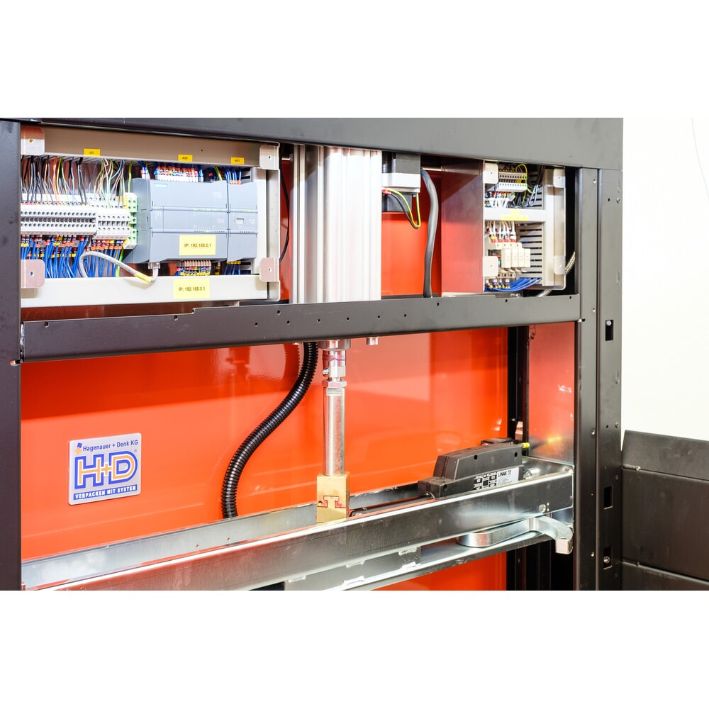 Integrierte I/O-Box zum Signalaustausch für Hagenauer+Denk Palettenmagazine, bauseitige Steuerung über potentialfreie Kontakte