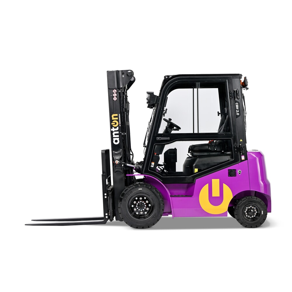 AntOn by Jungheinrich™ Elektro-Stapler CBH 2.0 mit Dreifach-Teleskop-Hubgerüst, Hubhöhe 4800 mm, Tragfähigkeit 2000 kg, Wetterschutzkabine Comfort, inkl. Einbauladegerät