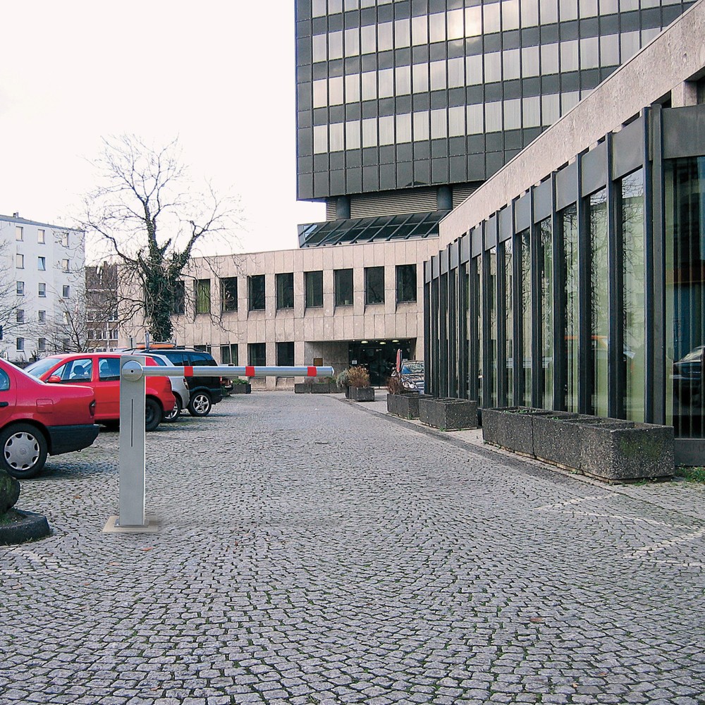 URBANUS Elektroschranke Solar, Sperrweite 2 m